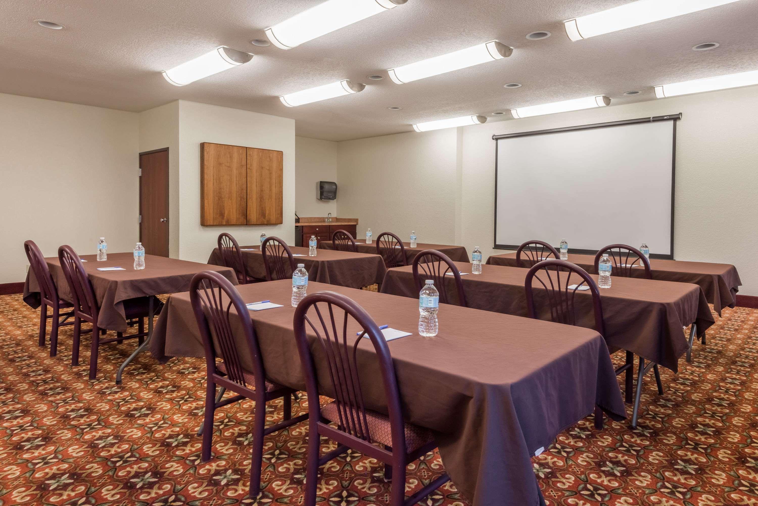 Seasons Inn & Suites Highland Экстерьер фото