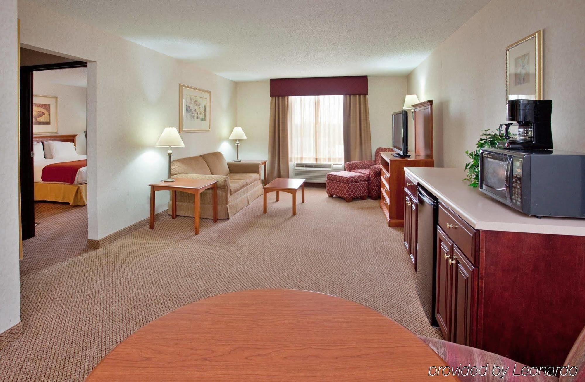 Seasons Inn & Suites Highland Номер фото